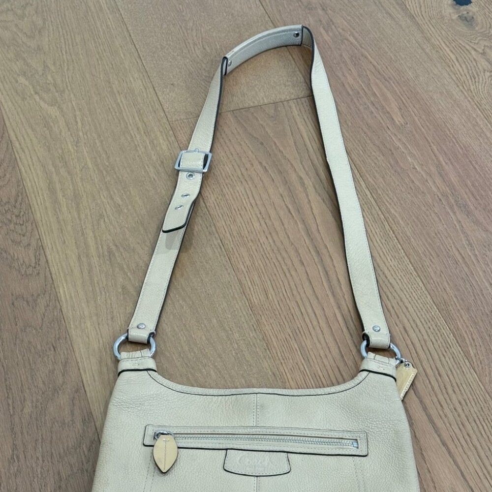 GUC Coach F14679 Penelope‎ Hippie Leather Crossbody Bag - Cream - Picture 4 of 8